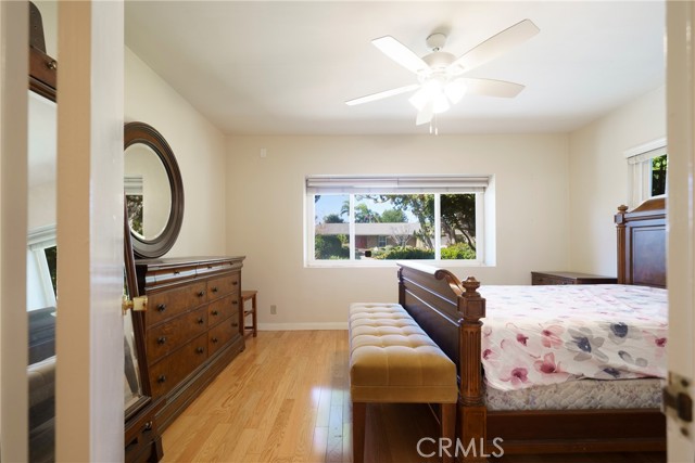 Detail Gallery Image 16 of 33 For 9356 Beckford, Northridge,  CA 91324 - 4 Beds | 3 Baths