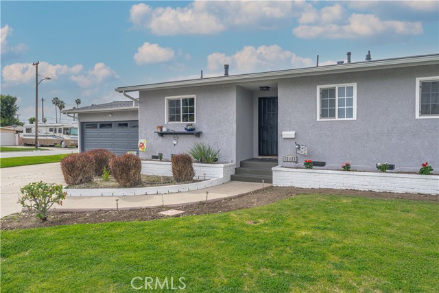 Detail Gallery Image 6 of 55 For 12031 Morrie Ln, Garden Grove,  CA 92840 - 3 Beds | 2 Baths