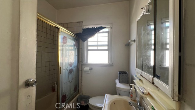 1313 S Woods Avenue, East Los Angeles CA: https://media.crmls.org/medias/34a25a89-ef04-4ee7-a520-47a7a7ccb7a8.jpg