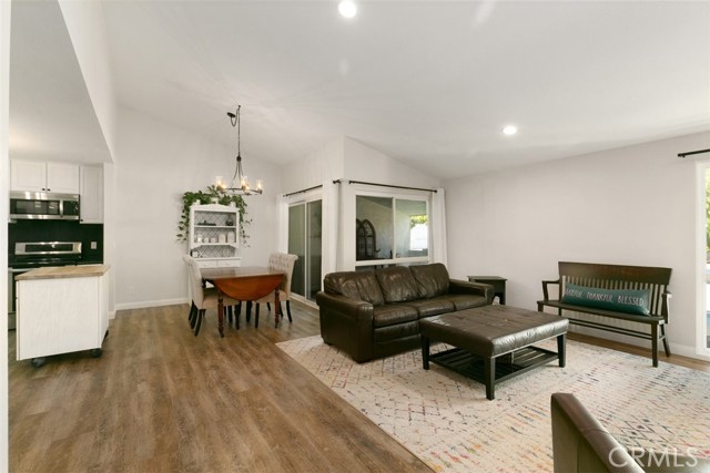 802 Camino Real, Redondo Beach, California 90277, 3 Bedrooms Bedrooms, ,2 BathroomsBathrooms,Residential,Sold,Camino Real,OC22093224