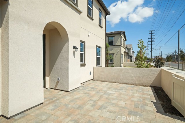 Detail Gallery Image 2 of 17 For 413 E 220th St, Carson,  CA 90745 - 4 Beds | 3 Baths