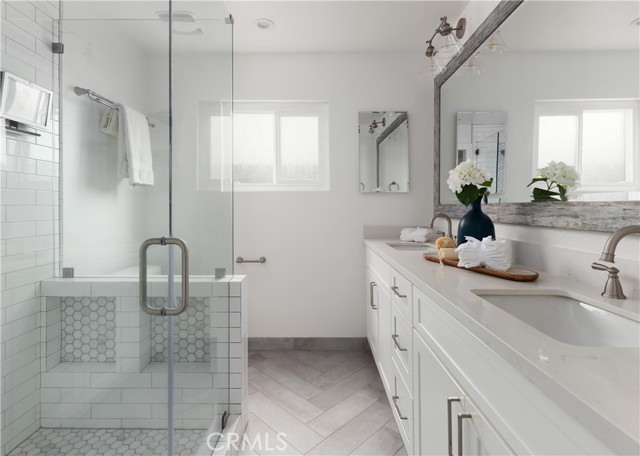 273 Albert Place, Costa Mesa CA: https://media.crmls.org/medias/34a332a8-f086-4d4f-8f02-354c88799d0c.jpg