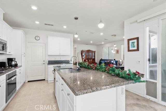 Detail Gallery Image 7 of 31 For 15993 Huckleberry Ave, Chino,  CA 91708 - 3 Beds | 2/1 Baths