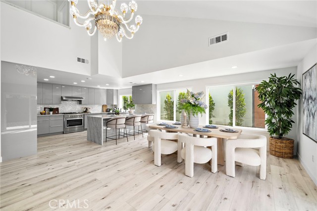 Front Image Thumbnail for CROC26054678