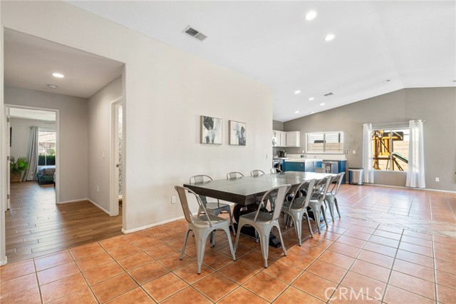 83250 Beverly Circle, Indio CA: https://media.crmls.org/medias/34a49dca-c8ce-468c-9de6-a3ae27b20a08.jpg