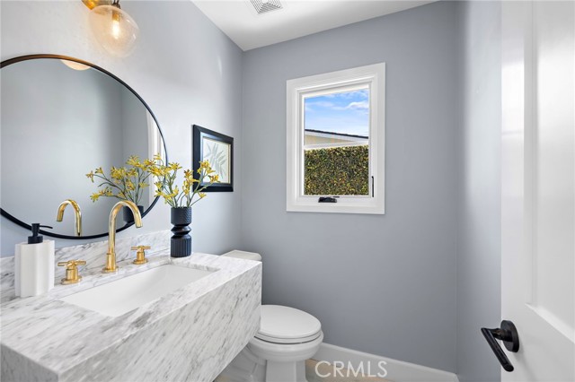 Detail Gallery Image 32 of 40 For 1924 Beryl Ln, Newport Beach,  CA 92660 - 4 Beds | 3/1 Baths