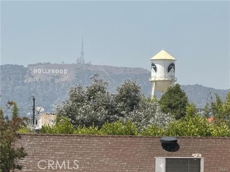 555 N Plymouth Boulevard, Los Angeles CA: https://media.crmls.org/medias/34a4ecbb-3664-4f57-8f14-f7e66e25e91d.jpg