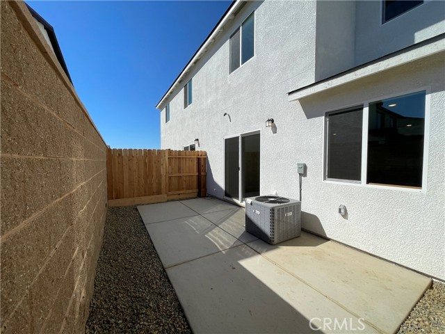 Detail Gallery Image 7 of 8 For 786 Stone Ridge East Ave, Merced,  CA 95341 - 3 Beds | 2/1 Baths