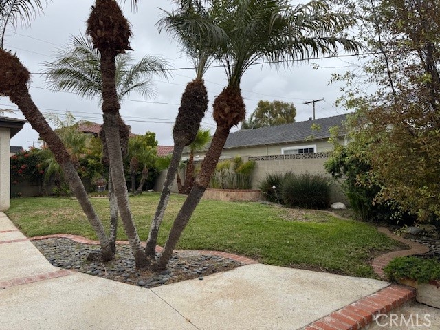 Detail Gallery Image 9 of 9 For 1025 12th St, Huntington Beach,  CA 92648 - 3 Beds | 2 Baths