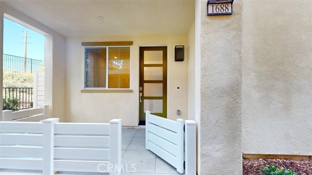 Detail Gallery Image 1 of 1 For 1688 W Yorktown Ln, San Pedro,  CA 90732 - 3 Beds | 2/2 Baths
