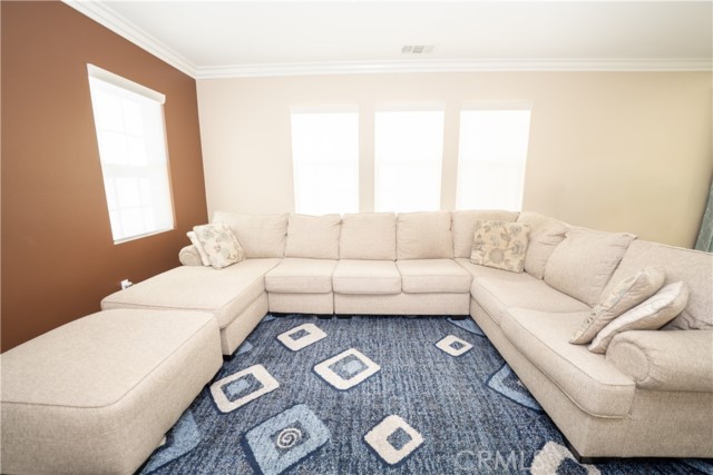 Detail Gallery Image 8 of 64 For 21047 Iron Rail, Riverside,  CA 92507 - 5 Beds | 2/1 Baths