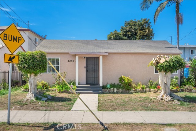12443 York Avenue, Hawthorne CA: https://media.crmls.org/medias/34a67b72-dca0-4e37-a2e5-ebcb865412bc.jpg