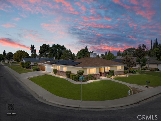 Detail Gallery Image 2 of 46 For 2505 Courtleigh, Bakersfield,  CA 93309 - 3 Beds | 2 Baths