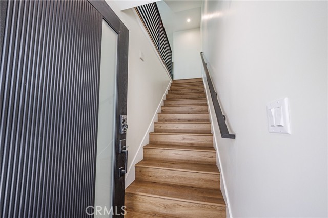 Detail Gallery Image 7 of 27 For 1859 Crenshaw Bld #1/2,  Los Angeles,  CA 90019 - 4 Beds | 3 Baths