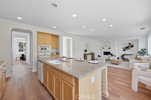 Detail Gallery Image 21 of 53 For 13346 Los Olivos Rd, Sylmar,  CA 91342 - 4 Beds | 4 Baths