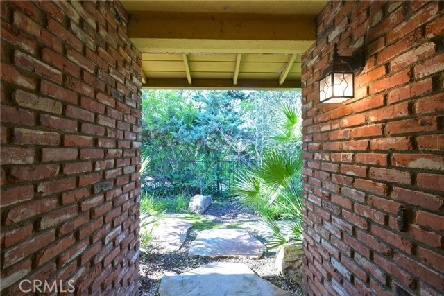 Detail Gallery Image 12 of 54 For 23421 Aetna St, Woodland Hills,  CA 91367 - 3 Beds | 2/1 Baths