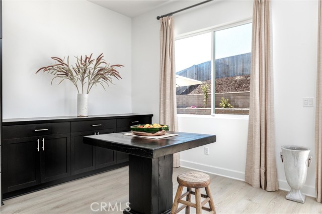 Detail Gallery Image 17 of 41 For 1422 Black Oak Dr, Santa Maria,  CA 93455 - 4 Beds | 3/1 Baths