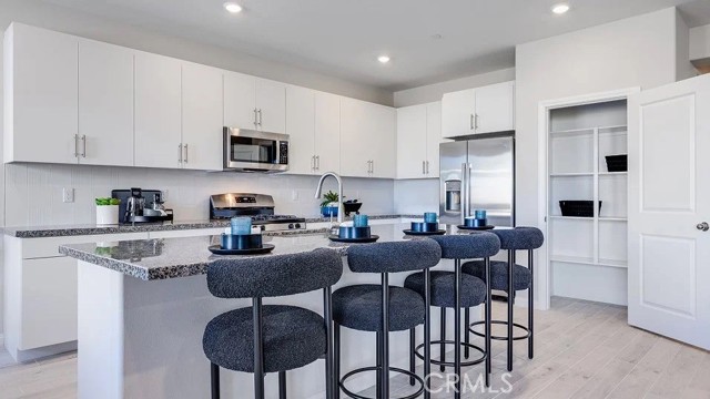 Detail Gallery Image 3 of 18 For 65244 Avenida De Paz, Desert Hot Springs,  CA 92240 - 4 Beds | 3 Baths