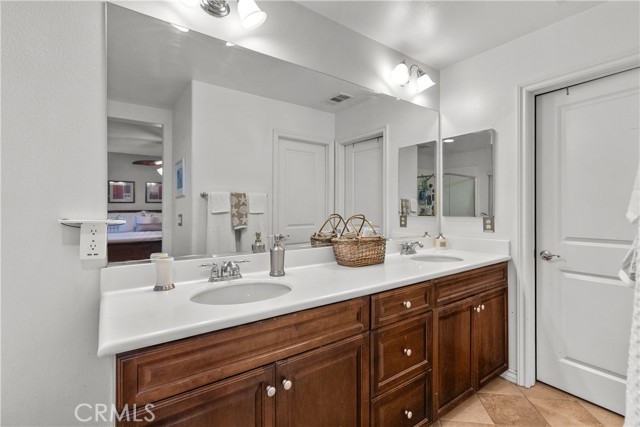 Detail Gallery Image 19 of 33 For 28369 Casselman Ln, Saugus,  CA 91350 - 3 Beds | 3 Baths