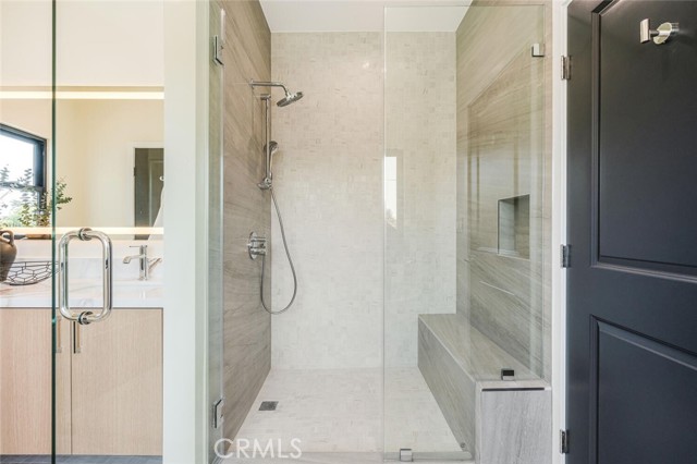 521 N Sparks Street, Burbank CA: https://media.crmls.org/medias/34ab40f5-1d04-4cea-89c9-9f0940e72ca2.jpg
