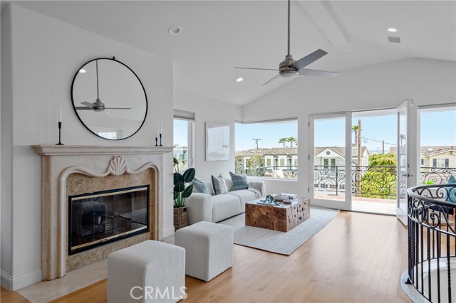 2130 Monterey Boulevard, Hermosa Beach, California 90254, 5 Bedrooms Bedrooms, ,5 BathroomsBathrooms,Residential,Sold,Monterey,SB23105590