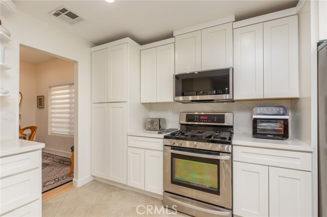 Detail Gallery Image 15 of 50 For 15535 Mallory Ct, Moorpark,  CA 93021 - 4 Beds | 2/1 Baths