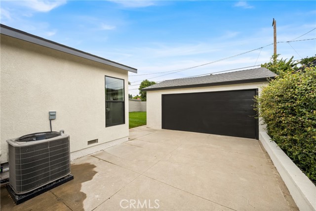 5161 E 27th Street, Long Beach CA: https://media.crmls.org/medias/34acfde5-c67b-4e29-adad-59be56bfa35b.jpg
