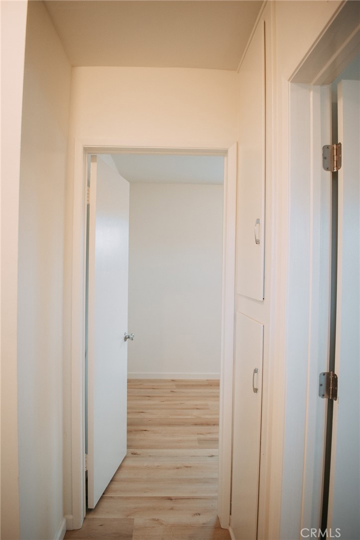 https://media.crmls.org/medias/34add652-c44a-40e8-9b57-39523b5cb692.jpg?preset=X-Large