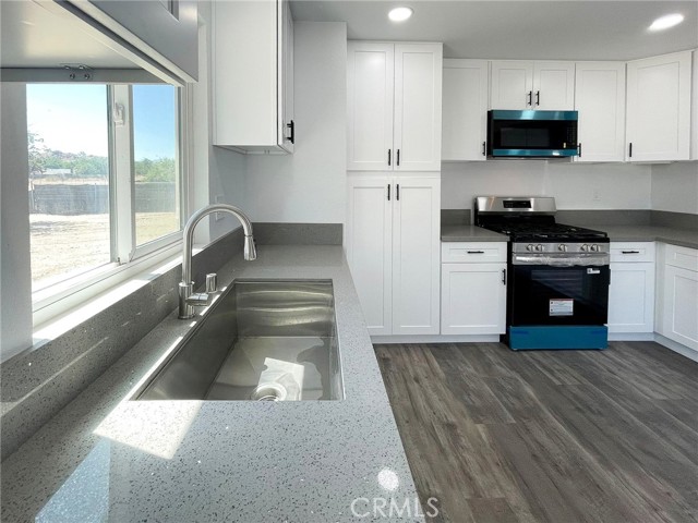 Detail Gallery Image 8 of 30 For 40294 Fieldspring St, Palmdale,  CA 93591 - 4 Beds | 2 Baths