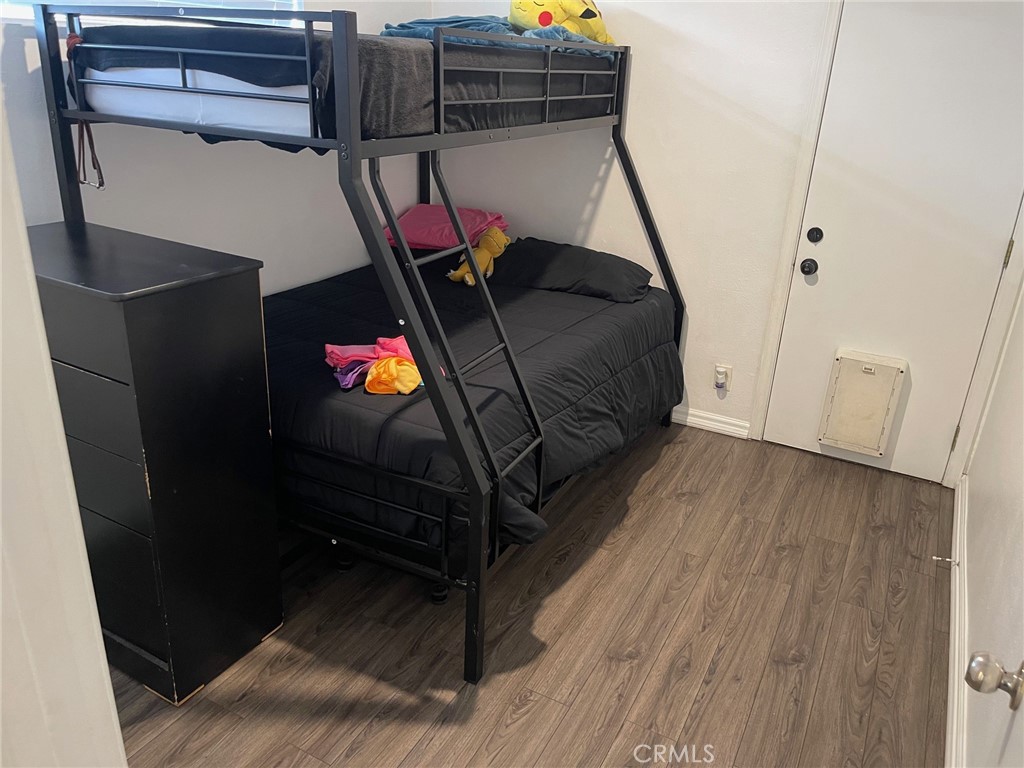 https://media.crmls.org/medias/34aebc1c-0c99-4dcd-9a58-1000a9b8db82.jpg?preset=X-Large