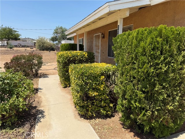 17798 Cherry Street, Hesperia CA: https://media.crmls.org/medias/34aed2ad-e4da-43e9-9747-583066f652ff.jpg