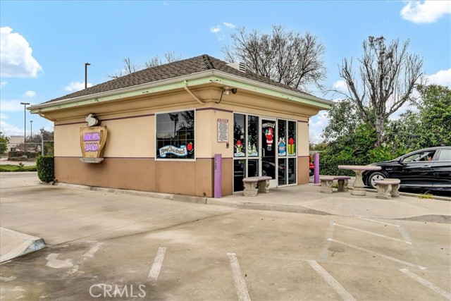 Details for 1720 Noble Avenue, Visalia, CA 93292