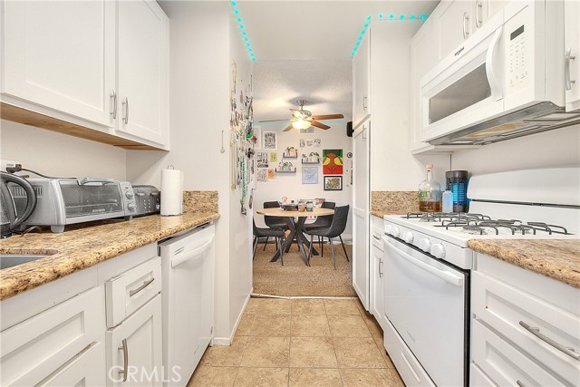 Detail Gallery Image 8 of 40 For 8990 19th St #304,  Rancho Cucamonga,  CA 91701 - 2 Beds | 2 Baths