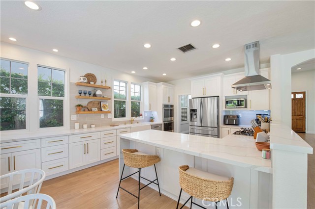 231 Knoll Ridge Road, Simi Valley CA: https://media.crmls.org/medias/34b0365b-515a-4840-aa13-042be2259bc7.jpg