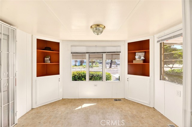 Image 7 of 18 For 893 Palm Avenue