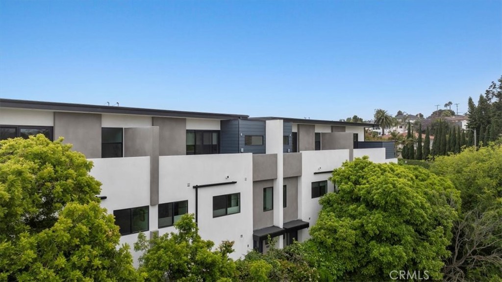 Buyer Agent Commission is 2.5%. You may not see this opportunity again anytime soon.  Achieve the ultimate trifecta of home buying - 615 Aviation Way is a luxurious newly built modern townhome, located in the highly coveted city of Manhattan Beach, and for a price you won't believe. Light, bright, and beautiful from the minute you step inside with clean lines, large windows, and high ceilings to illuminate all the exceptional finishes that make this home stand out above all the rest. The main living area sits on the top level featuring an open floor plan where the kitchen, living room with fireplace and dining room all meet to bring people together. The kitchen is a masterpiece with high-end appliances including a Bertazzoni Italia Professional Series appliance suite, Carrera quartz countertops with waterfall edge and beautiful baked tile backsplash. If you weren't keen on cooking before, you certainly will be in this kitchen. You can enjoy your home cooked meals in the dining area or outside on your private balcony overlooking the lush greenbelt below with no neighboring buildings within view. Enjoy the convenience of all three bedrooms on the second floor. The primary bedroom is outfitted with spacious walk-in closets and a lavish bathroom with soaking tub, double vanities and separate shower exuding the true essence of relaxation and privacy. Just down the hall you'll find two more well-sized bedrooms with a full bathroom. Special features like 8' wide oak floors throughout, central heat & air, central vacuum system are just a few other things that add to the value of this incredible home. As a Manhattan Beach Resident, you'll enjoy the exceptional schools, incredible feeling of community, distance to the beach, unique and delicious restaurants, shopping, easy access to the 405 & 105 if commuting for work, grocery stories, the list goes on... 615 Aviation truly does check EVERY box you can ask for in your next home. Location.
Amenities. Design. Price. Have it all.