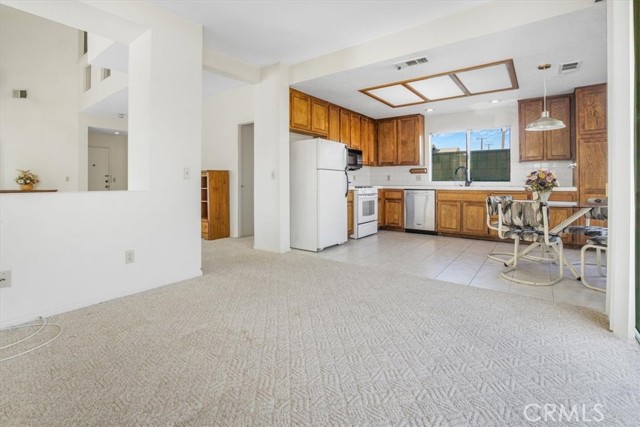 Detail Gallery Image 15 of 41 For 1337 Memphis Ct, Pomona,  CA 91768 - 4 Beds | 2/1 Baths