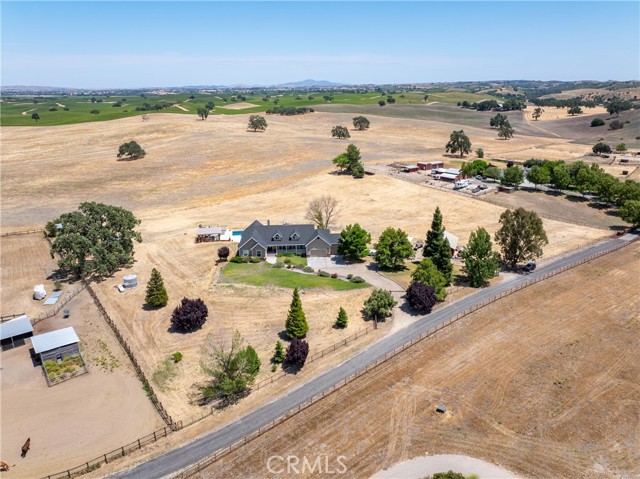26 Deer View Lane, Templeton CA: https://media.crmls.org/medias/34b1c5ff-7d4d-4cea-b5a8-f8d99f898a7a.jpg