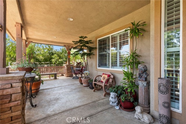 30444 Hidden Valley Court, Castaic CA: https://media.crmls.org/medias/34b3420f-6695-4acc-8d90-03dad710d357.jpg