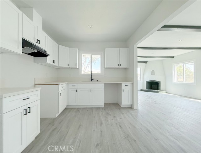 Detail Gallery Image 2 of 19 For 405 S Bradfield Ave, Compton,  CA 90221 - 3 Beds | 2 Baths