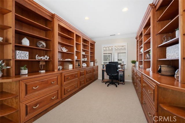 Detail Gallery Image 25 of 33 For 18742 Calera Ln, Huntington Beach,  CA 92648 - 4 Beds | 4/1 Baths