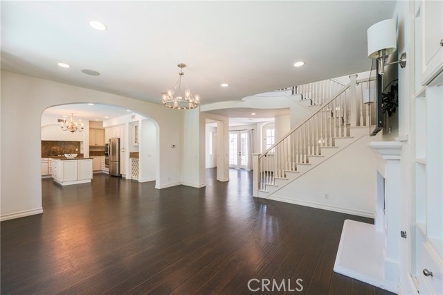 6535 Park Royal Circle, Huntington Beach CA: https://media.crmls.org/medias/34b39649-1cb9-4692-83df-8b50dee4119b.jpg