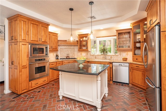 Image 13 of 75 For 2372 Shadow Hill Drive