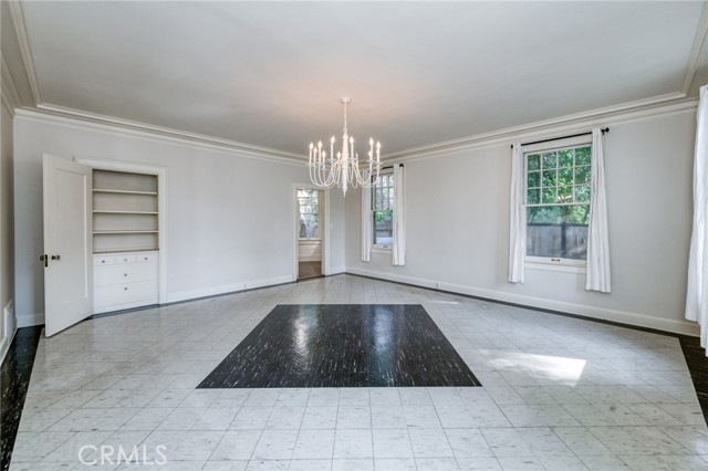 Detail Gallery Image 9 of 61 For 605 E Home Ave, Fresno,  CA 93728 - 5 Beds | 4/1 Baths