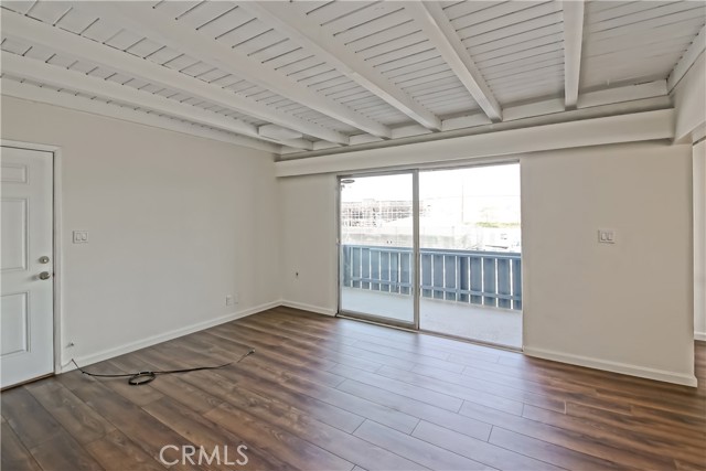 Detail Gallery Image 2 of 19 For 440 Rosecrans Ave #B,  Manhattan Beach,  CA 90266 - 2 Beds | 1 Baths