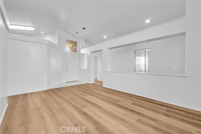 Detail Gallery Image 3 of 19 For 9369 Dragon Tree, Hesperia,  CA 92344 - 4 Beds | 2 Baths