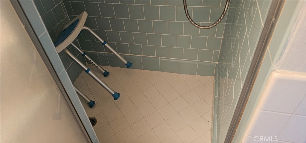 https://media.crmls.org/medias/34b4f6ae-d491-4ab9-9b32-86aecc0cc645.jpg?preset=X-Large