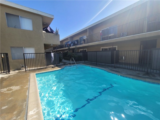 Detail Gallery Image 26 of 29 For 14609 Saticoy St #24,  Van Nuys,  CA 91405 - 2 Beds | 1/1 Baths