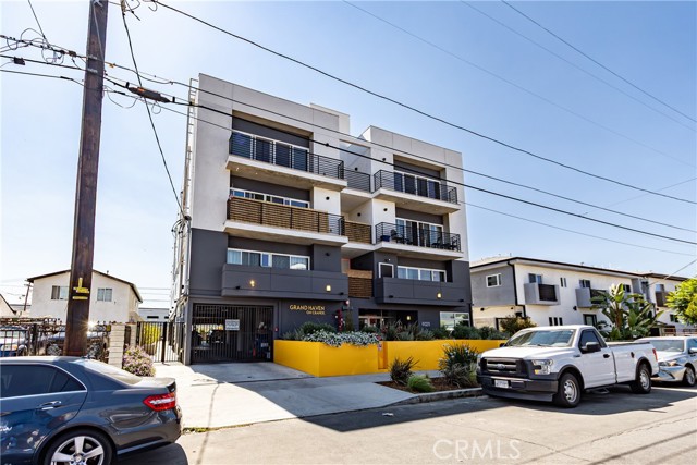 Detail Gallery Image 2 of 40 For 6025 Craner Ave #401,  North Hollywood,  CA 91606 - 4 Beds | 4/1 Baths