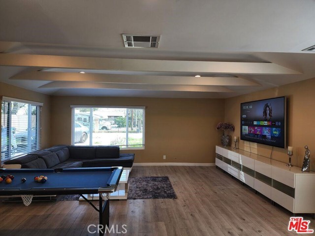 7543 Enfield Avenue, Reseda CA: https://media.crmls.org/medias/34b646d4-ce46-4d39-90c7-c2417e342c88.jpg